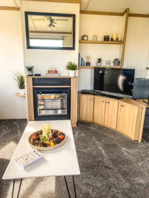 The Hygge Retreat At 7 Lakes Country Park, Lincolnshire Villa Crowle  Bagian luar foto